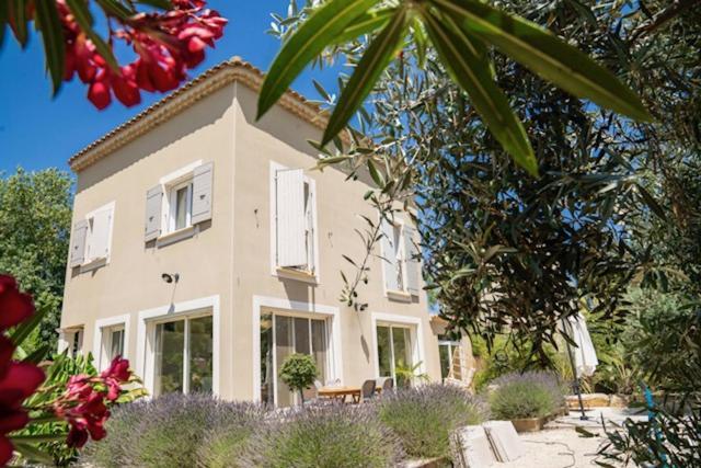 Villa Aprile Saint-Étienne-du-Grès 외부 사진